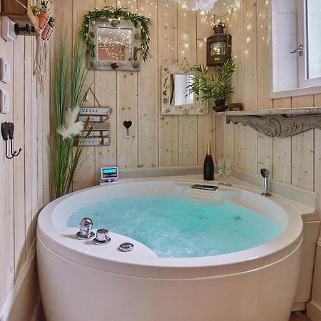 Appartement Aix Centre historique Sauna Jacuzzi balnéo privatif Aix-en-Provence Extérieur photo